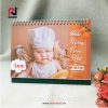 Thiết kế làm lịch để bàn - Ý nghĩa lợi ích như thế nào? 1 Lịch để bàn với hình ảnh bắt mắt, tinh nghịch